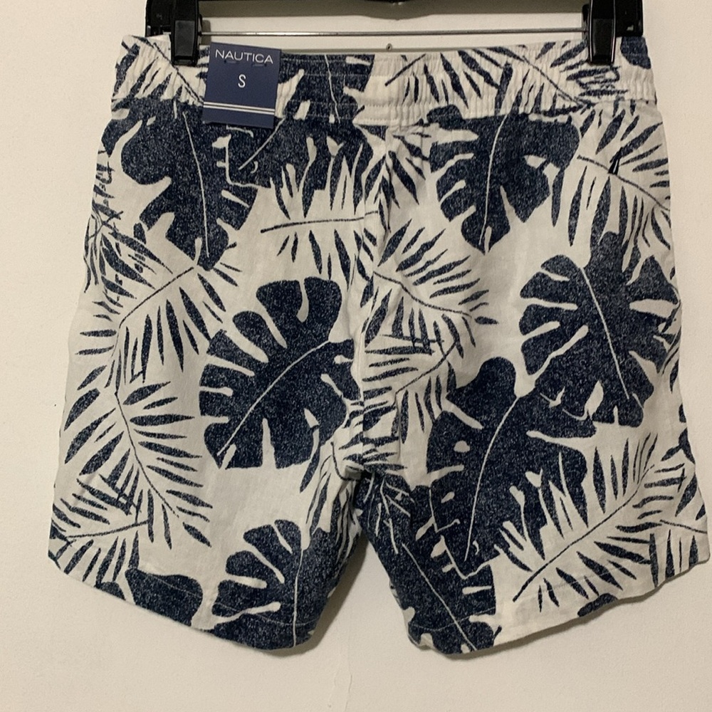 Nautica Blue and White Leaf Print Women’s Shorts NWT - Picture 3 of 8